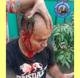 সোনারগাঁয়ে জমির বিরোধকে কেন্দ্র করে সন্ত্রাসী হামলা, ভাংচুর ও লুটতরাজ।। আহত-৭